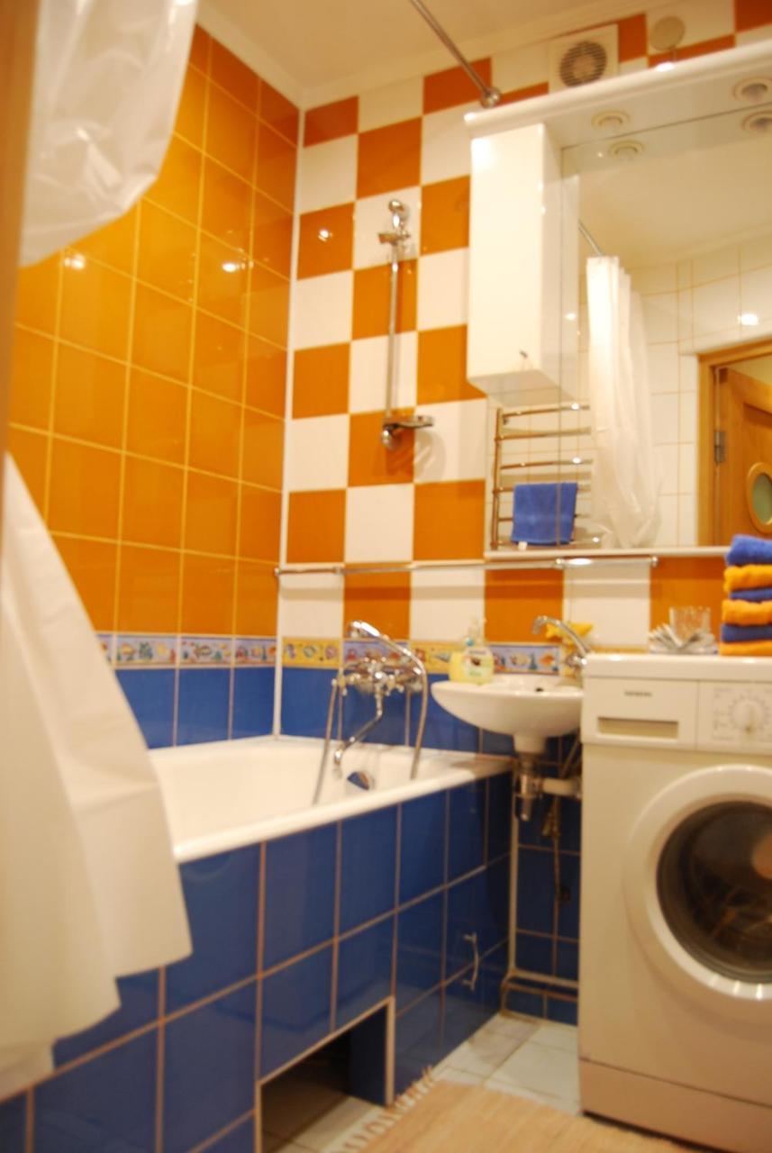 Three Bedroom Stepana Bandery Street Rivne Kültér fotó